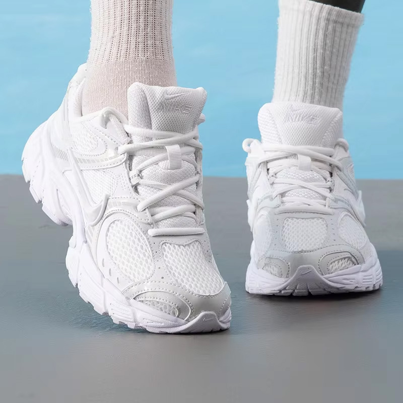 Nike W NIKE V5 RNR HQ7901-101  - Women Shoes Running Nike incelemesi ve fiyatı