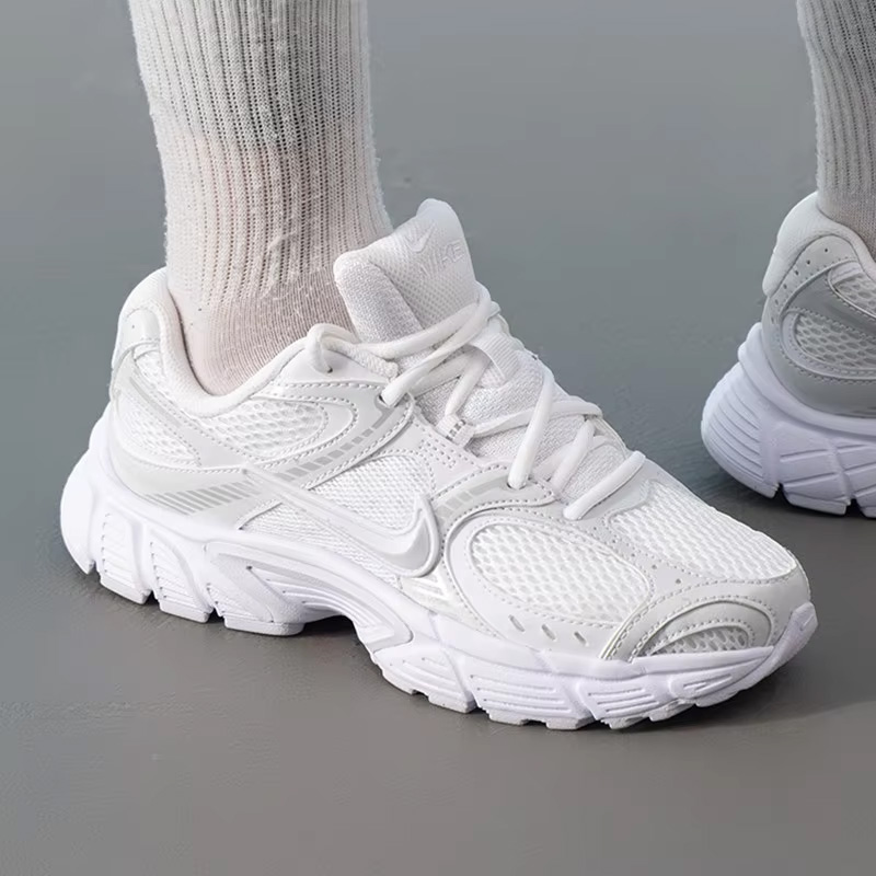 Nike W NIKE V5 RNR HQ7901-101  - Women Shoes Running Nike incelemesi ve fiyatı