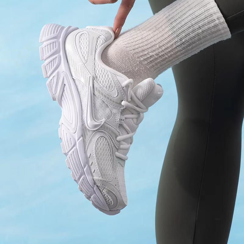Nike W NIKE V5 RNR HQ7901-101  - Women Shoes Running Nike incelemesi ve fiyatı